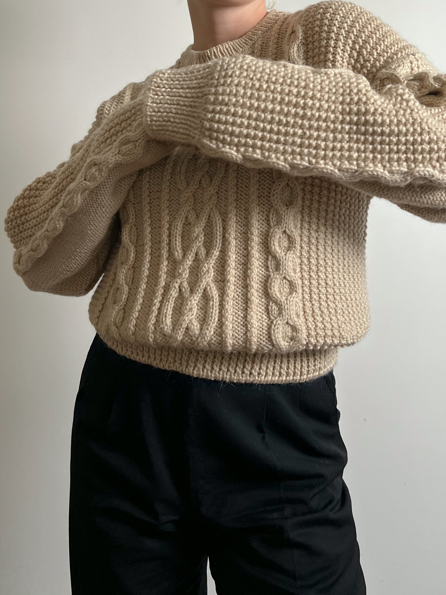 Pure wool embroidered beige pull