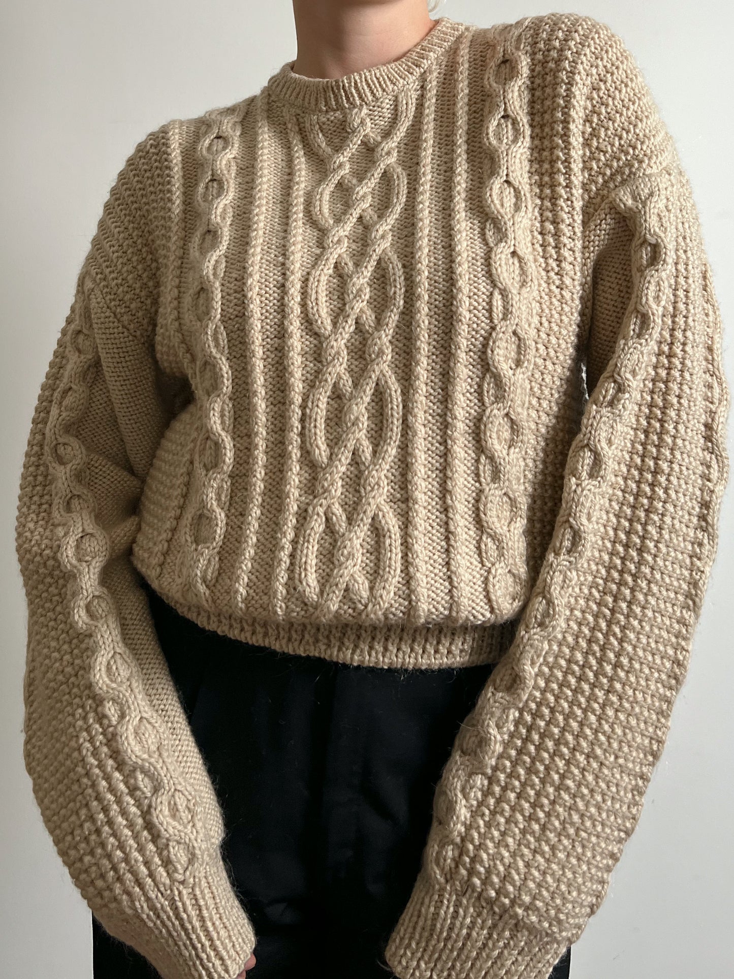 Pure wool embroidered beige pull