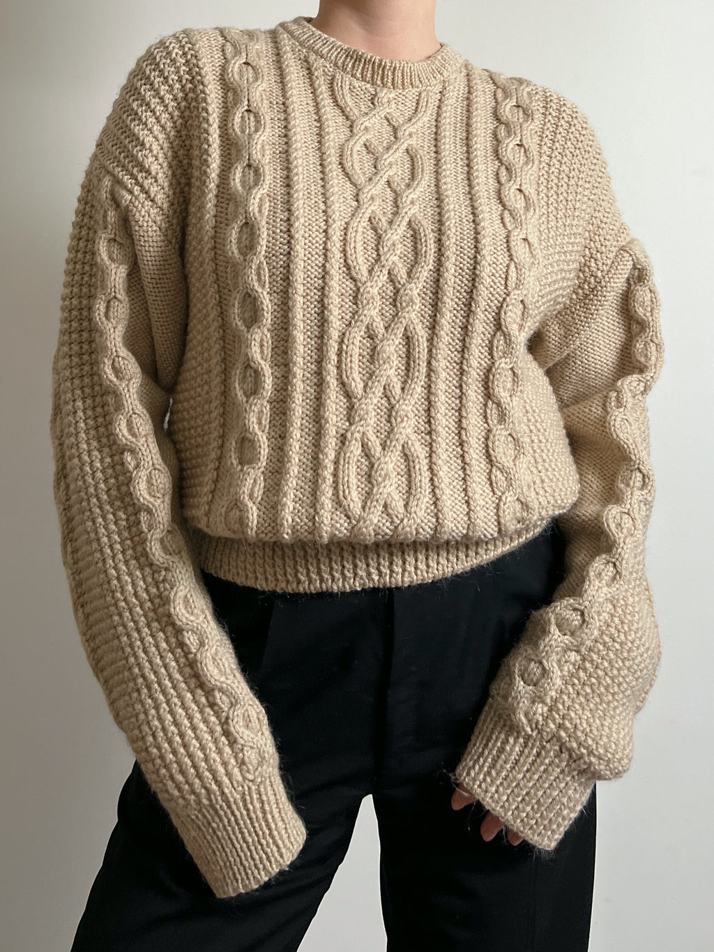 Pure wool embroidered beige pull