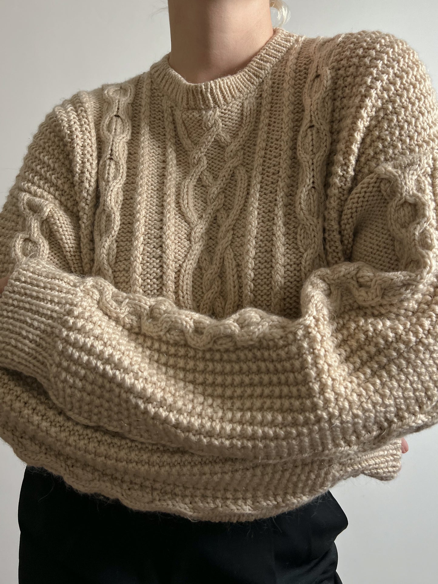 Pure wool embroidered beige pull