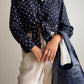 Camicia blu a pois in seta