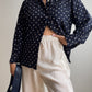 Camicia blu a pois in seta