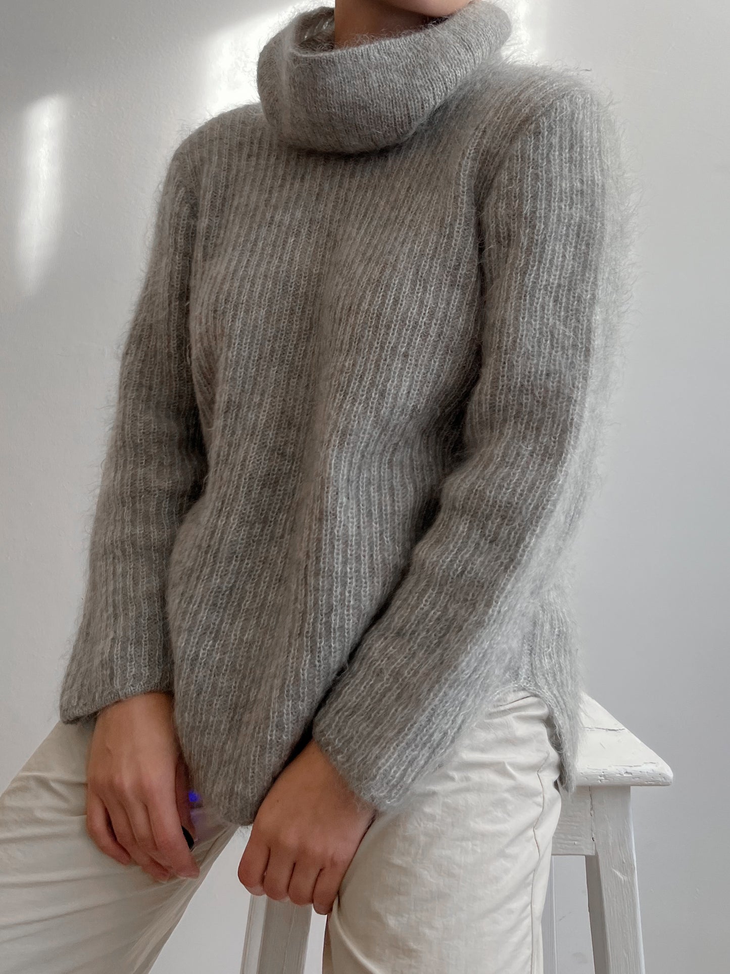 Mohair and angora grey ribbed pull