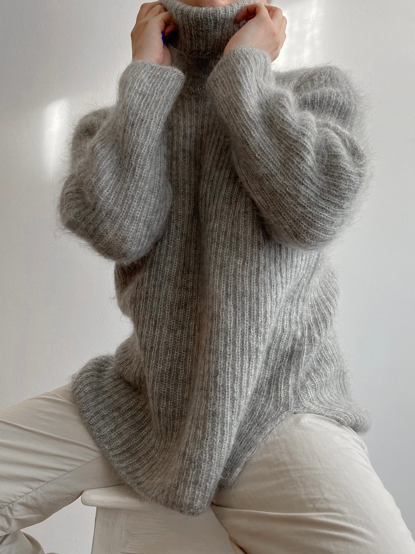 Mohair and angora grey ribbed pull