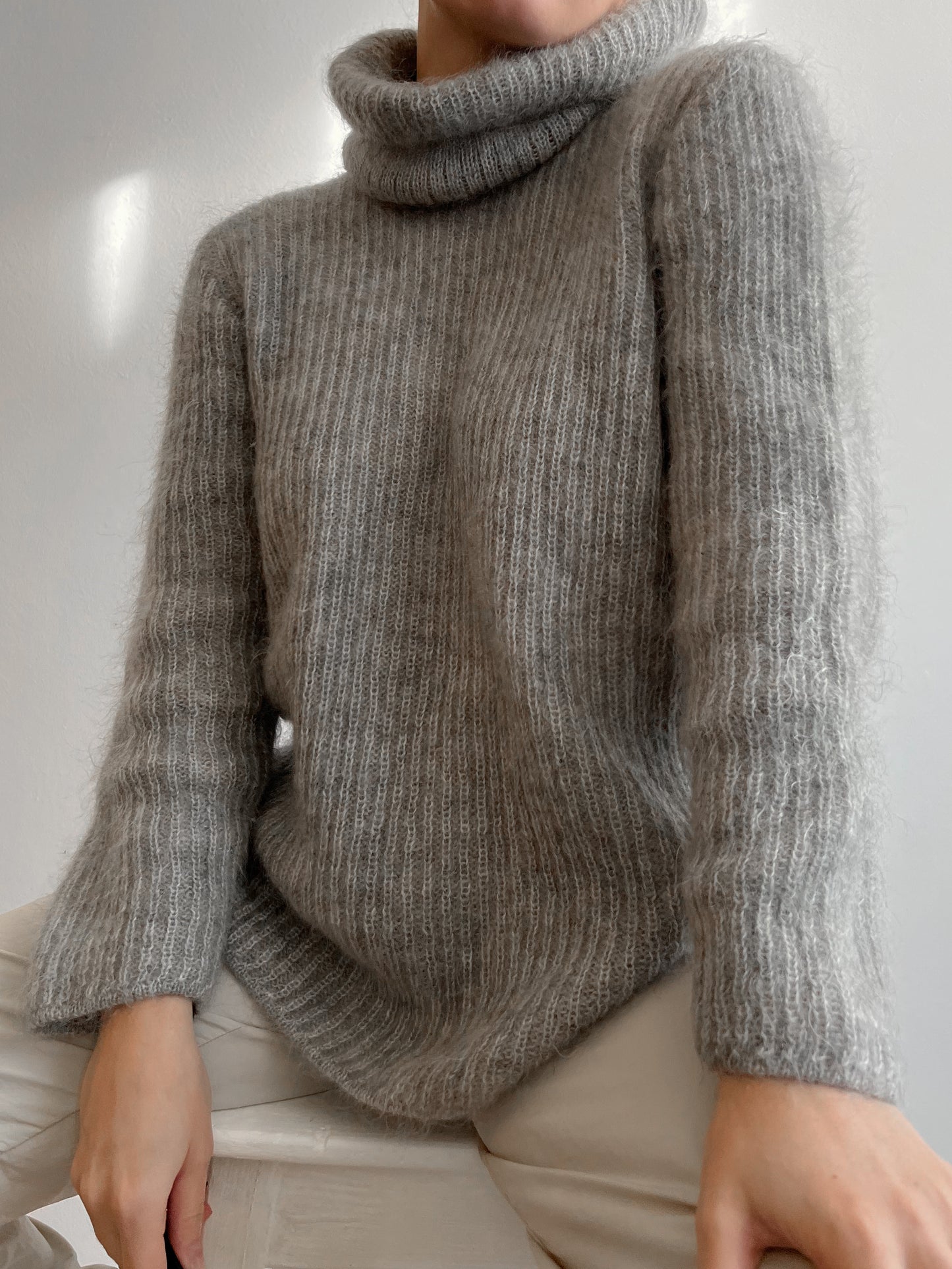 Mohair and angora grey ribbed pull