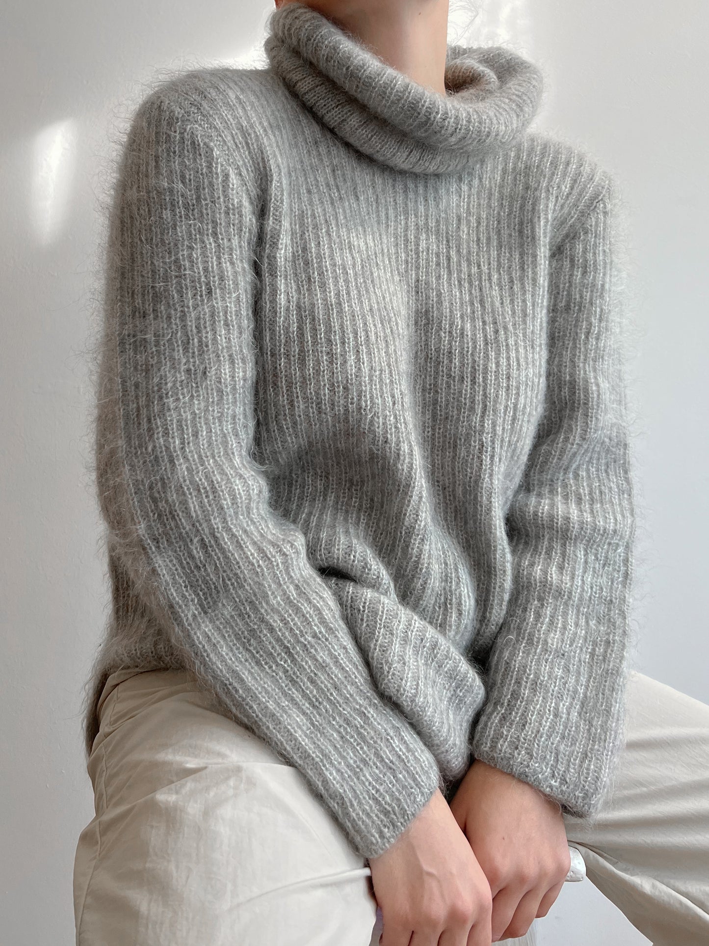 Mohair and angora grey ribbed pull