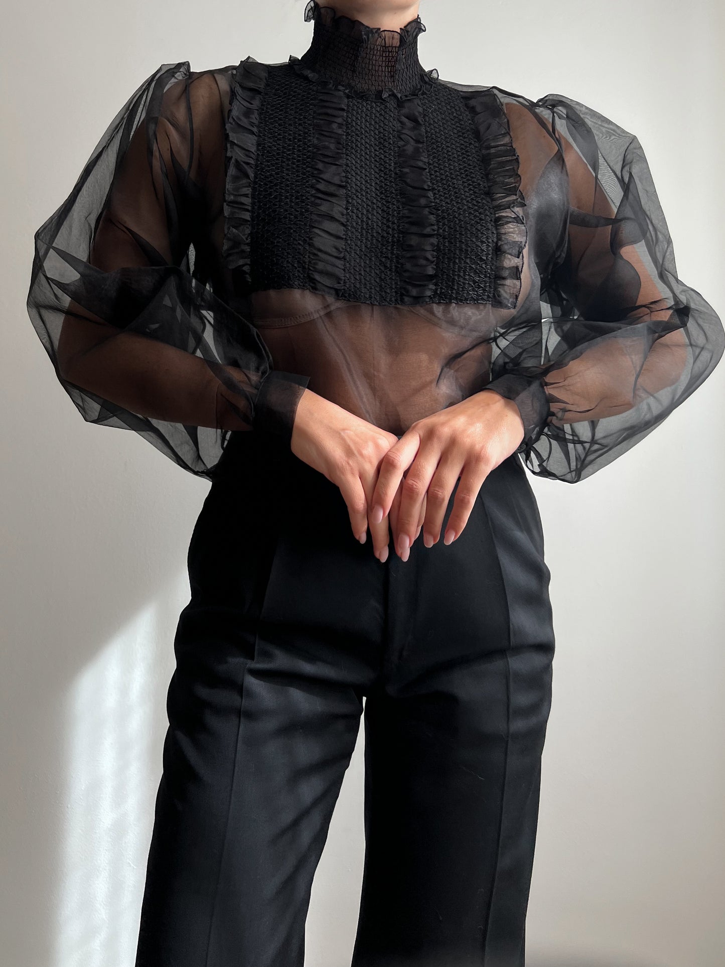 Blusa nera in seta