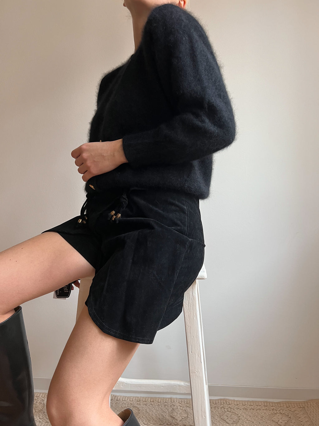 Shorts scamosciati neri