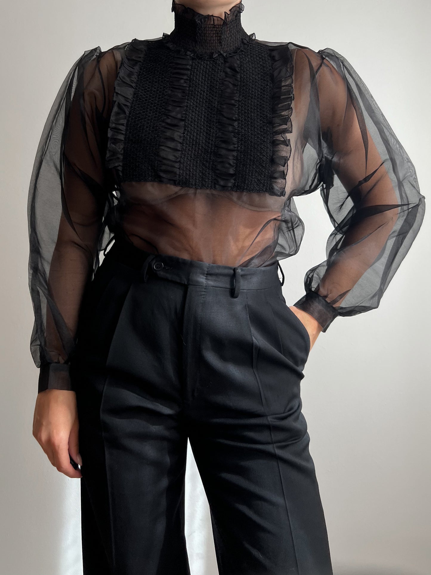 Blusa nera in seta